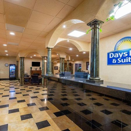 Days Inn & Suites By Wyndham Clovis Buitenkant foto