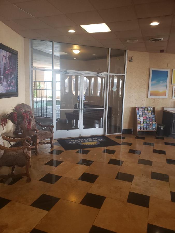 Days Inn & Suites By Wyndham Clovis Buitenkant foto