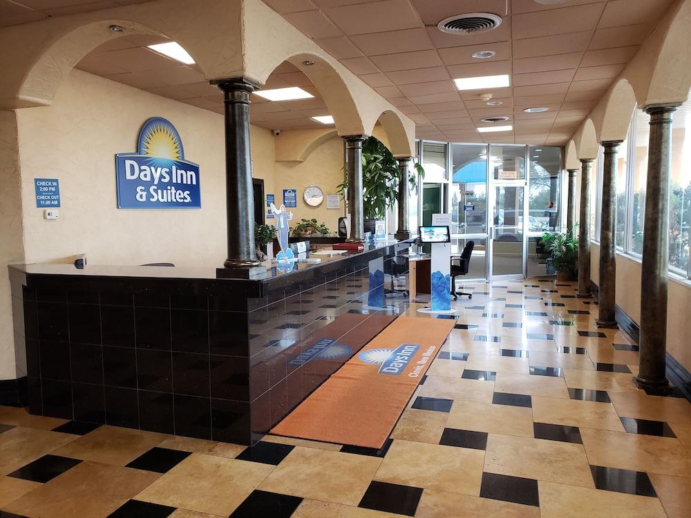 Days Inn & Suites By Wyndham Clovis Buitenkant foto