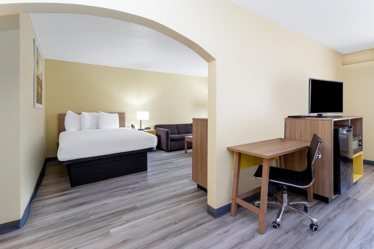 Days Inn & Suites By Wyndham Clovis Buitenkant foto