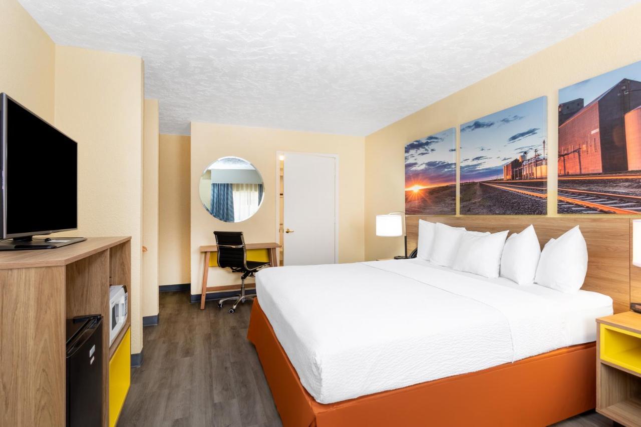 Days Inn & Suites By Wyndham Clovis Buitenkant foto