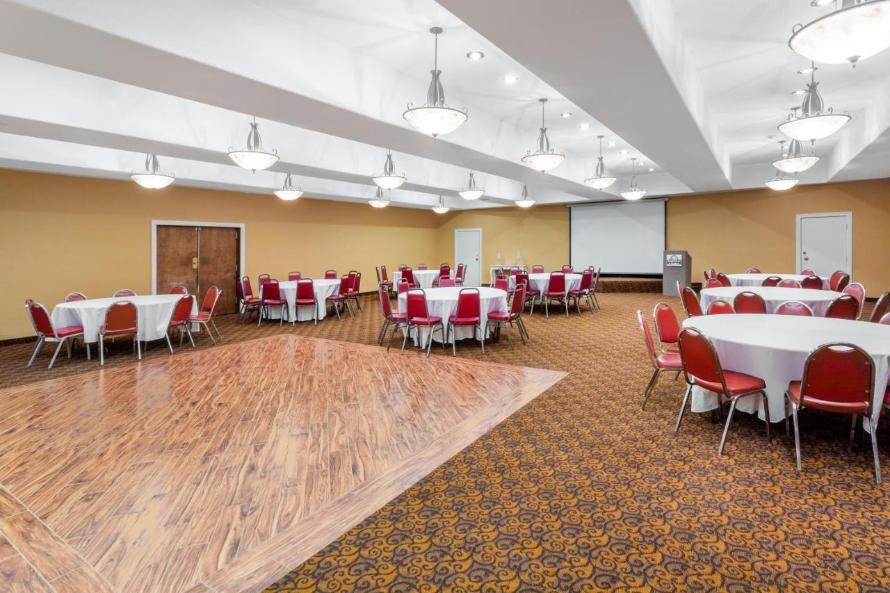 Days Inn & Suites By Wyndham Clovis Buitenkant foto