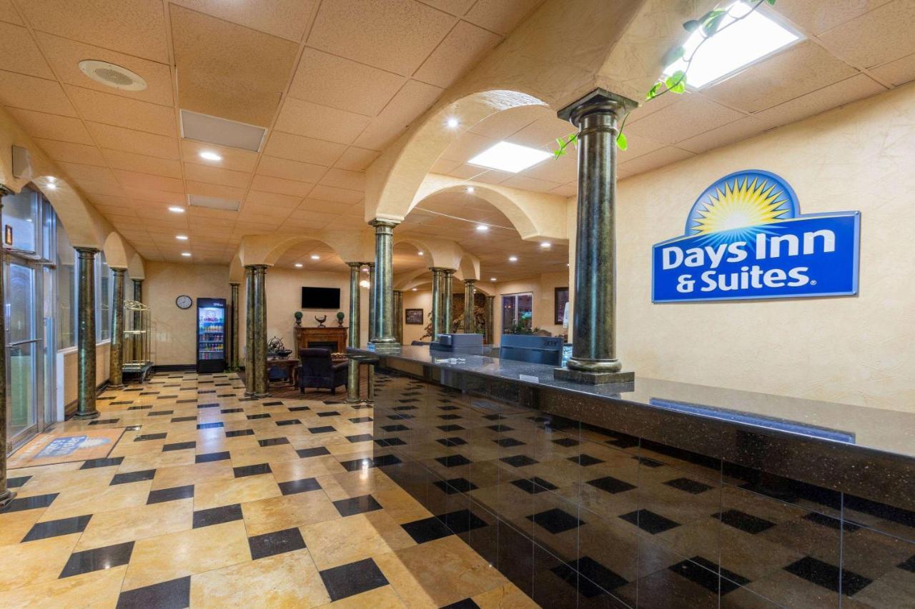Days Inn & Suites By Wyndham Clovis Buitenkant foto