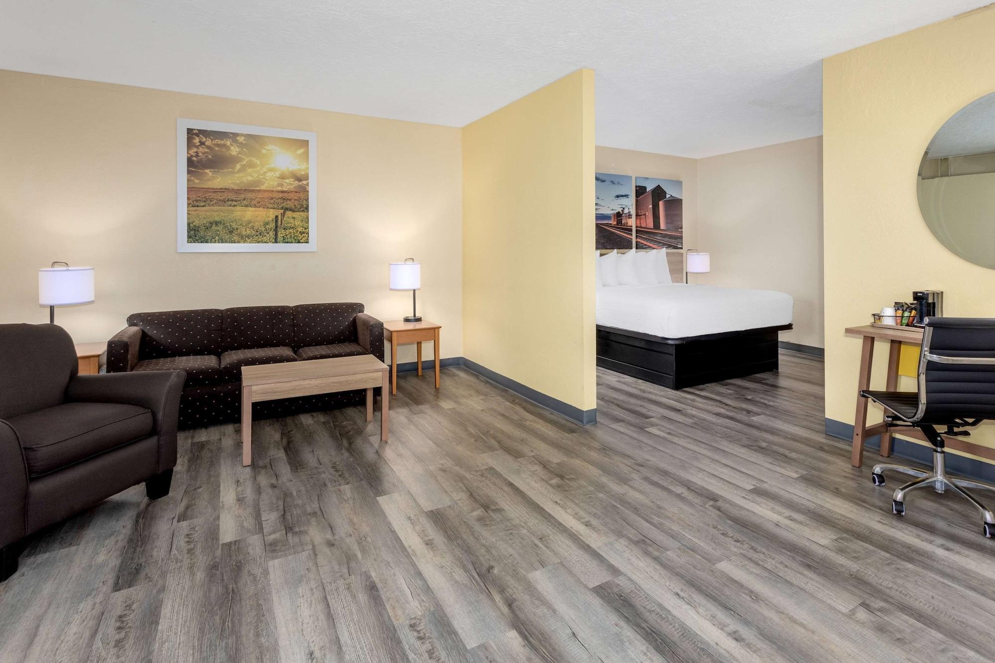 Days Inn & Suites By Wyndham Clovis Buitenkant foto