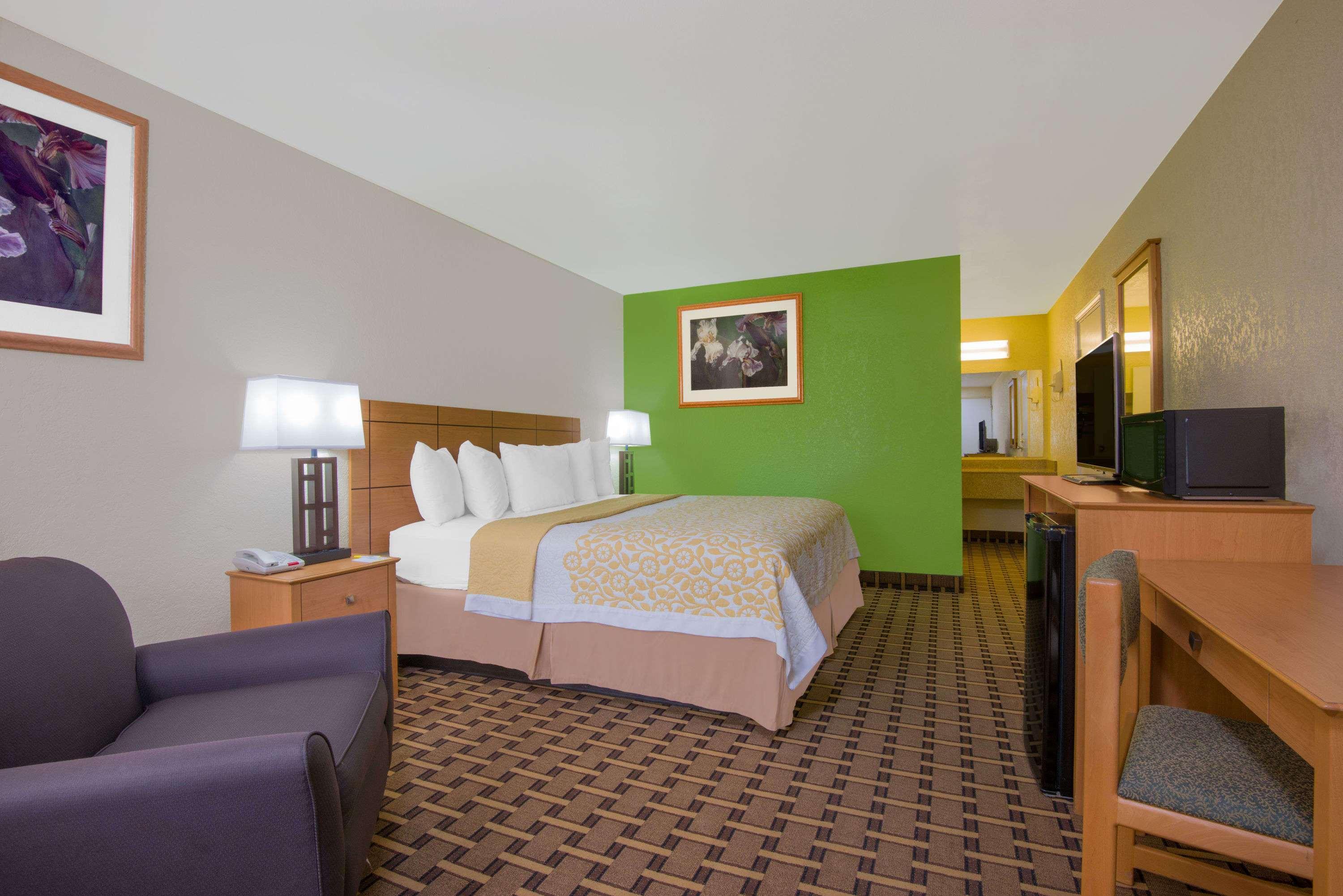 Days Inn & Suites By Wyndham Clovis Buitenkant foto