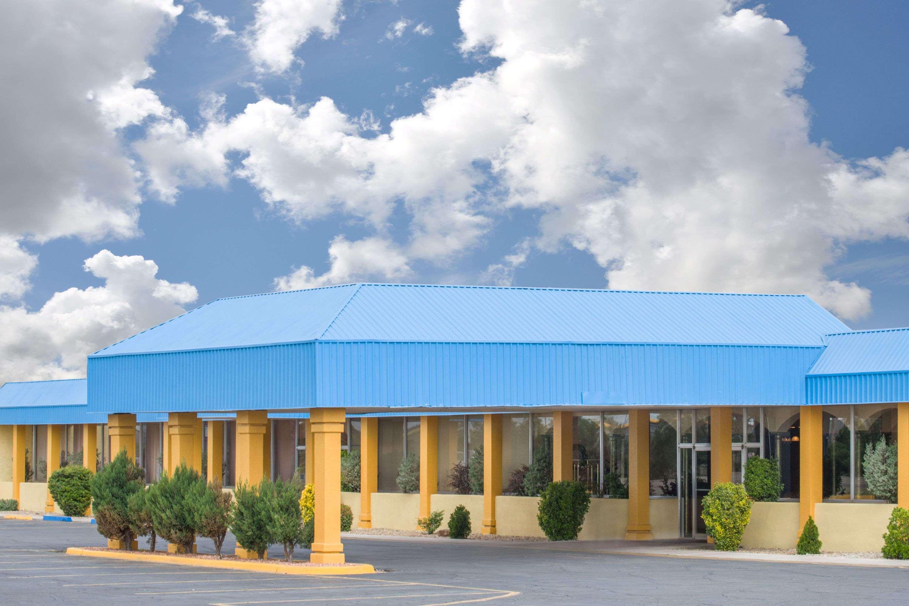Days Inn & Suites By Wyndham Clovis Buitenkant foto