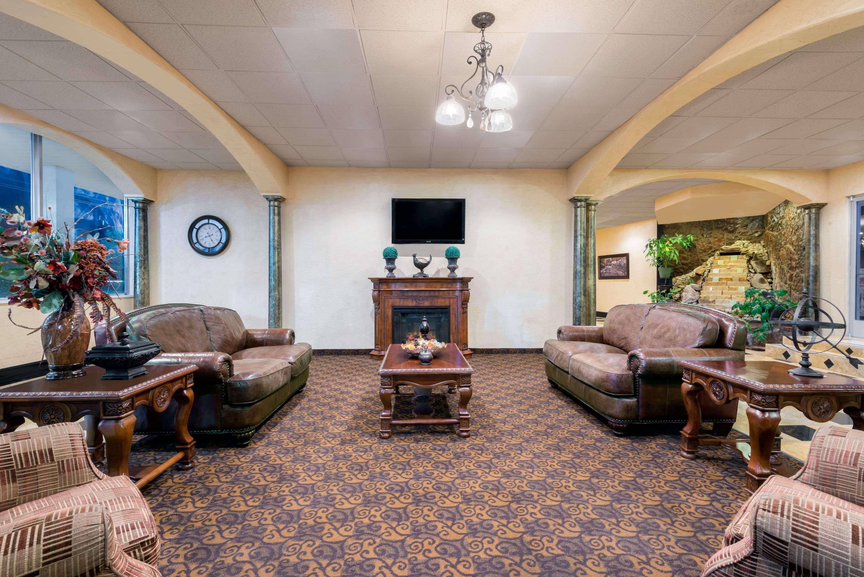 Days Inn & Suites By Wyndham Clovis Buitenkant foto